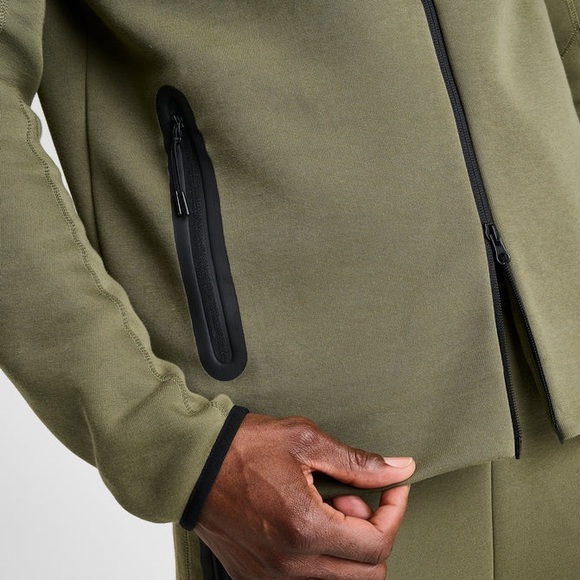 NWT! NIKE tech - Green - Size Medium - Picture 4 of 11